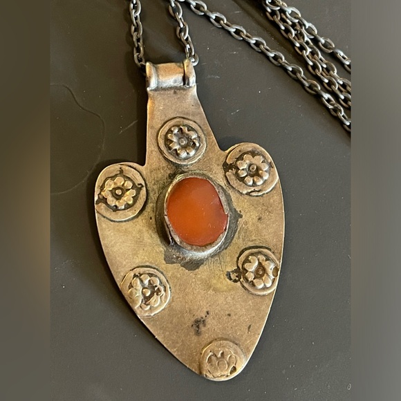 Impressive TURKMEN ANTIQUE TRIBAL ASYK SILVER PENDANT Carnelian Stone (OBO!) 🤗 - Picture 14 of 16